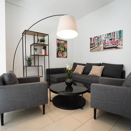 Modern And Lovely Apartment Next To Subway Station Wina Bagian luar foto
