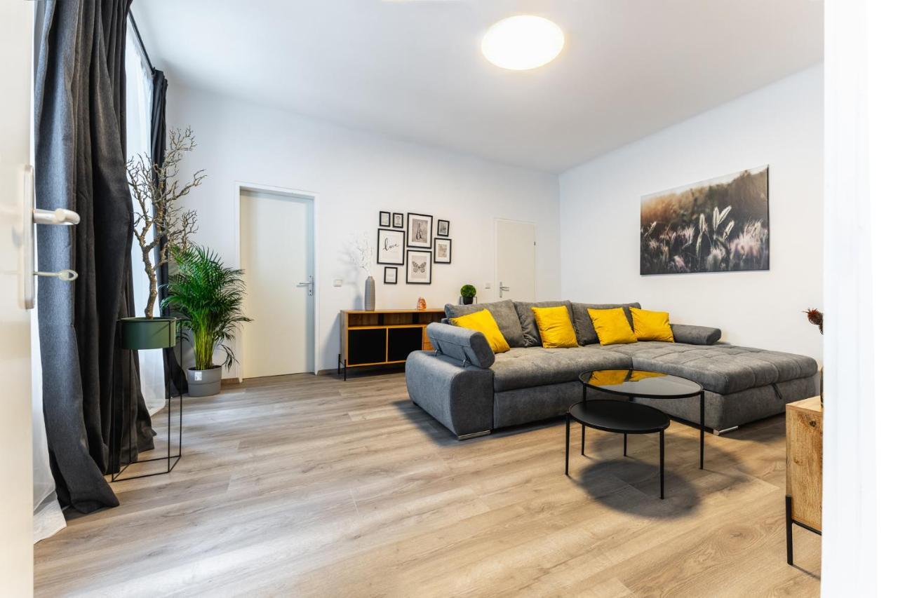 Modern And Lovely Apartment Next To Subway Station Wina Bagian luar foto