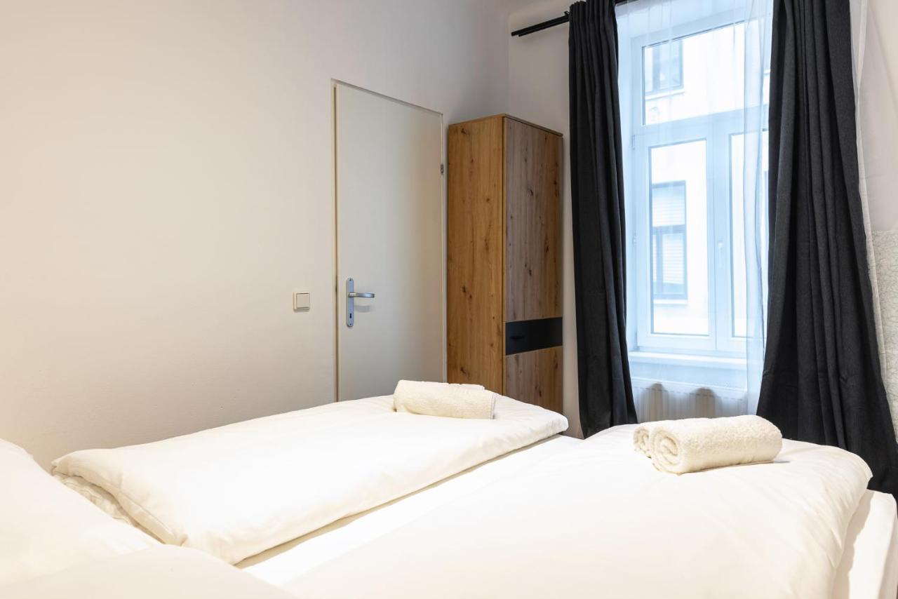 Modern And Lovely Apartment Next To Subway Station Wina Bagian luar foto