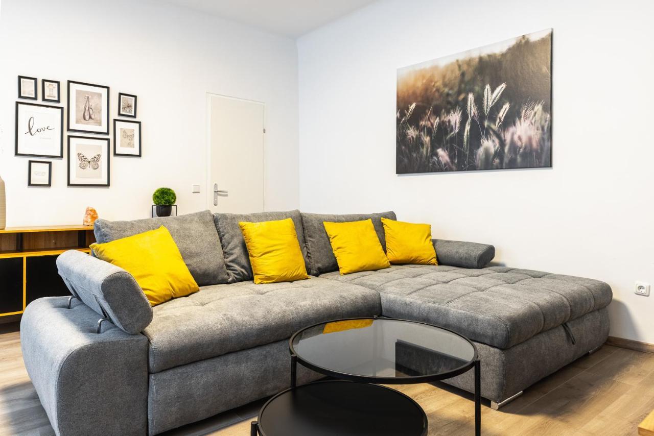Modern And Lovely Apartment Next To Subway Station Wina Bagian luar foto