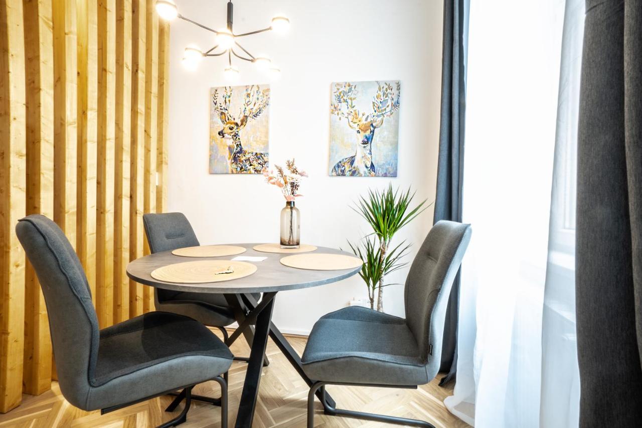 Modern And Lovely Apartment Next To Subway Station Wina Bagian luar foto
