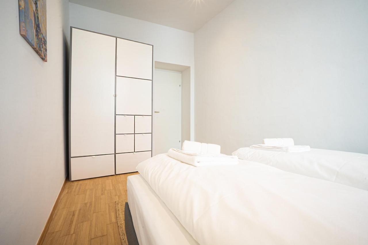 Modern And Lovely Apartment Next To Subway Station Wina Bagian luar foto