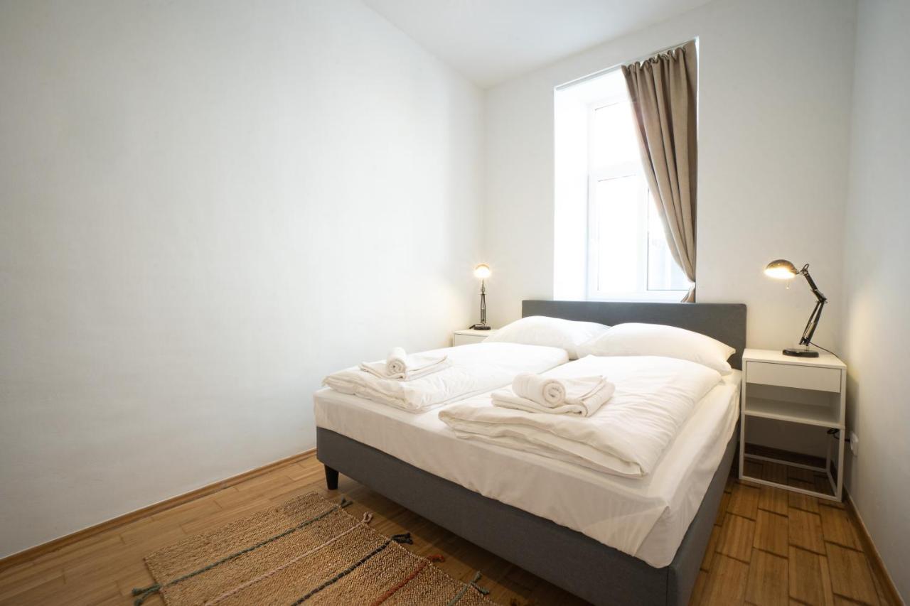 Modern And Lovely Apartment Next To Subway Station Wina Bagian luar foto
