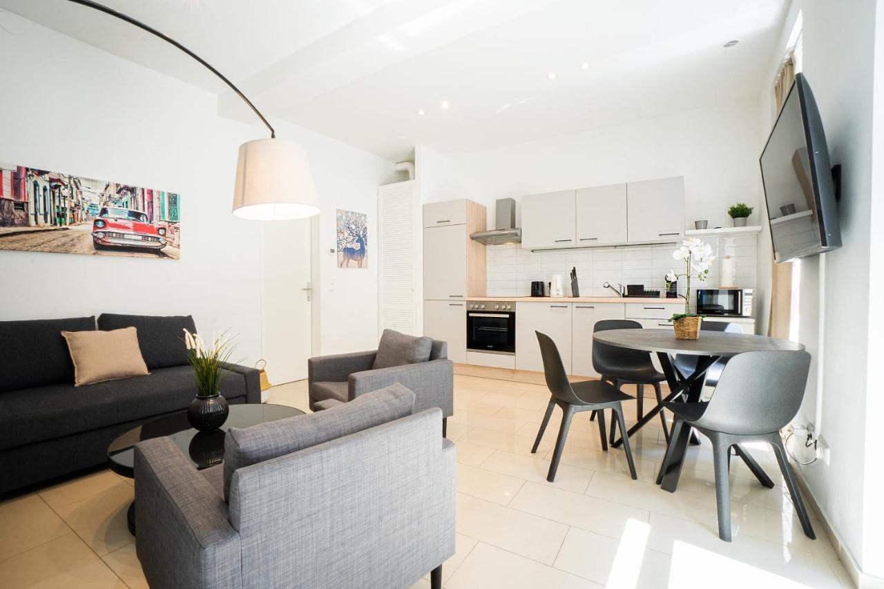 Modern And Lovely Apartment Next To Subway Station Wina Bagian luar foto