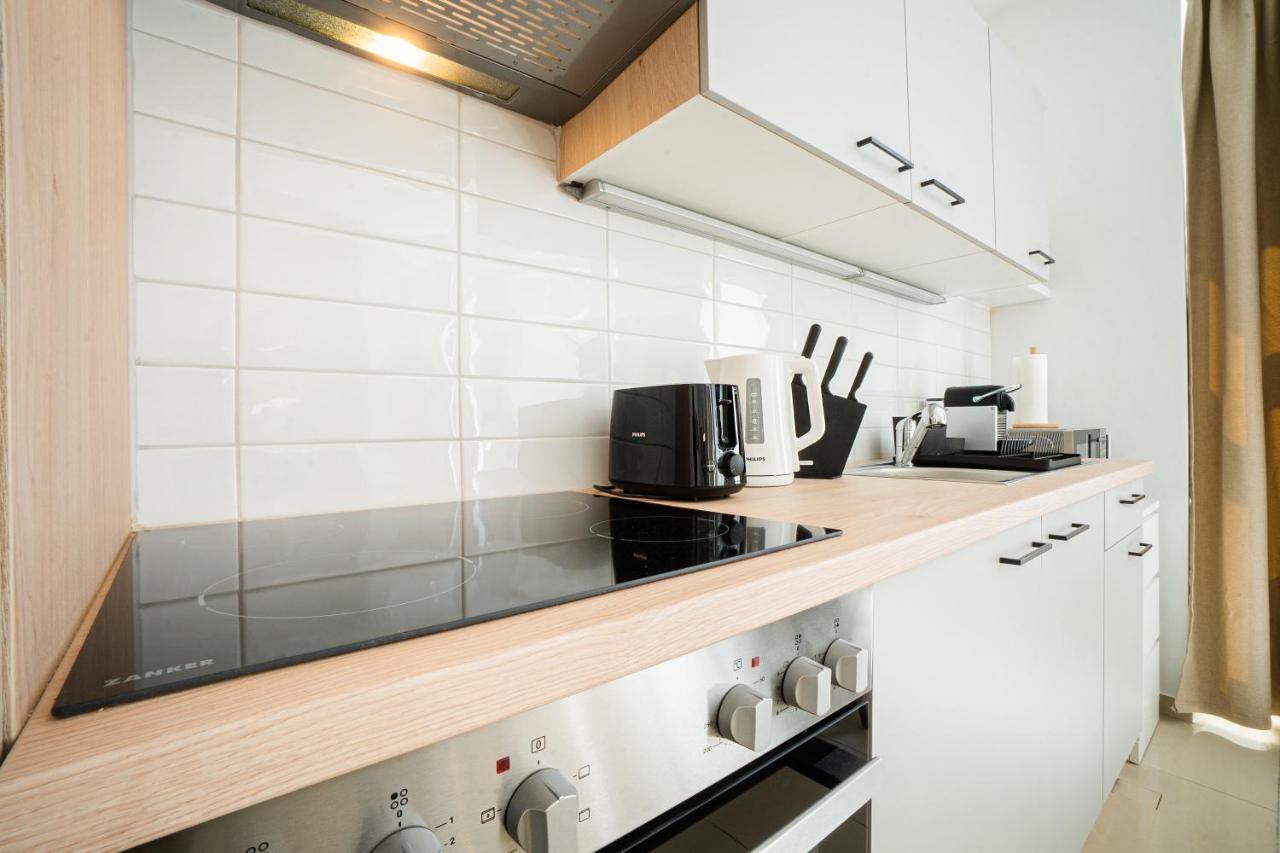 Modern And Lovely Apartment Next To Subway Station Wina Bagian luar foto