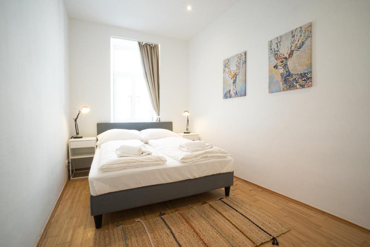 Modern And Lovely Apartment Next To Subway Station Wina Bagian luar foto